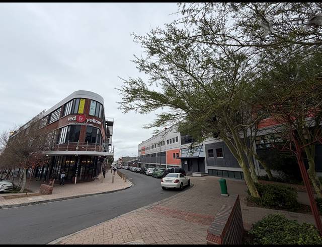 77.70M² BUILDING TO LET IN SALT RIVER